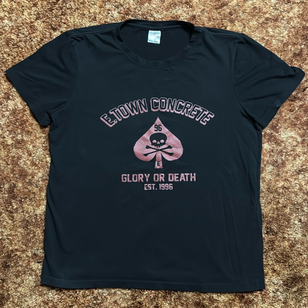 Vintage E. Town Concrete T-Shirt. Black. Size Large.